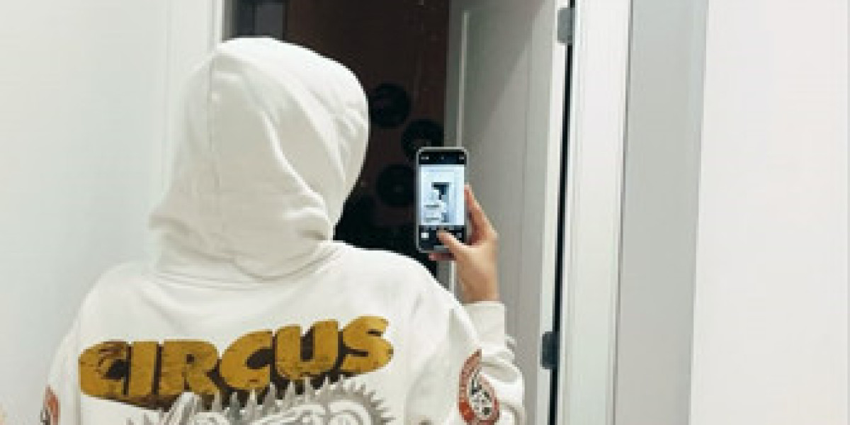 Travis Scott Merch: Music Inspired Streetwear and Everyday Fashion in the United States